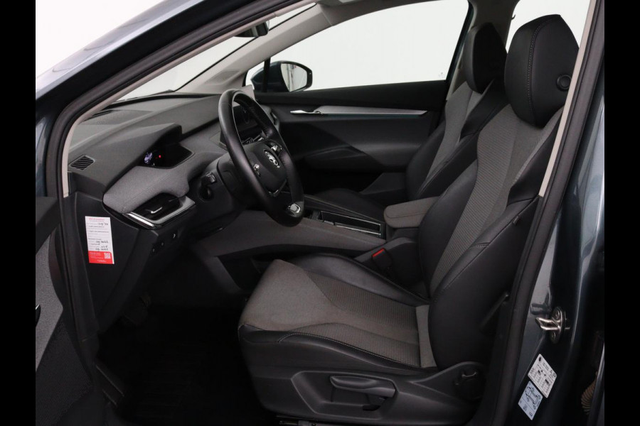 Škoda ENYAQ iV 60 | Trekhaak | Camera | Sfeerverlichting | Carplay | Full LED | Navigatie | Cruise control | Bluetooth | Parkeerhulp | DAB