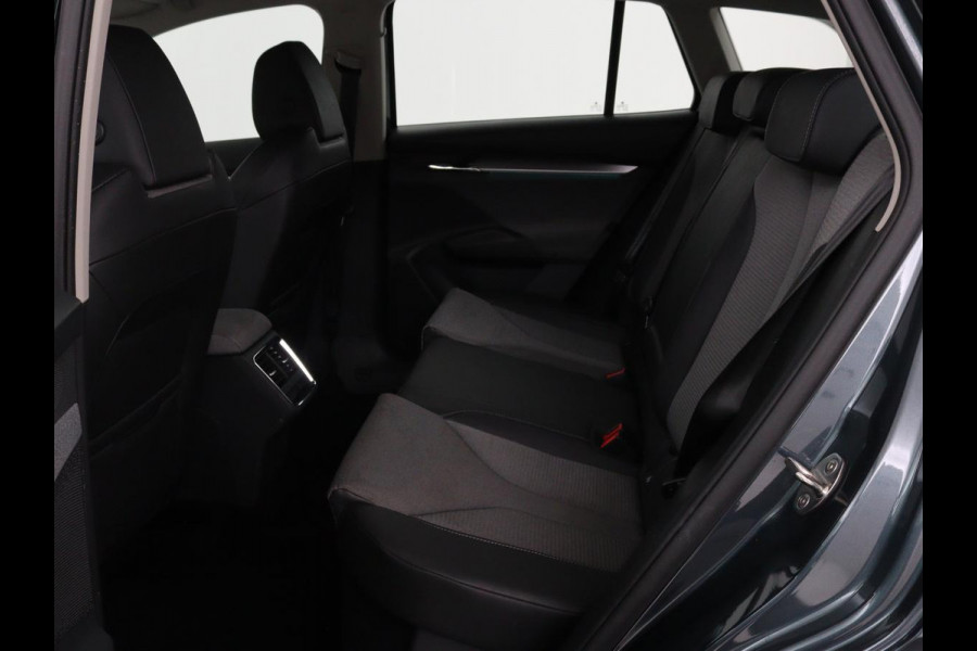 Škoda ENYAQ iV 60 | Trekhaak | Camera | Sfeerverlichting | Carplay | Full LED | Navigatie | Cruise control | Bluetooth | Parkeerhulp | DAB