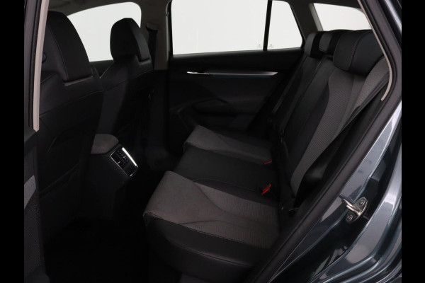 Škoda ENYAQ iV 60 | Trekhaak | Camera | Sfeerverlichting | Carplay | Full LED | Navigatie | Cruise control | Bluetooth | Parkeerhulp | DAB