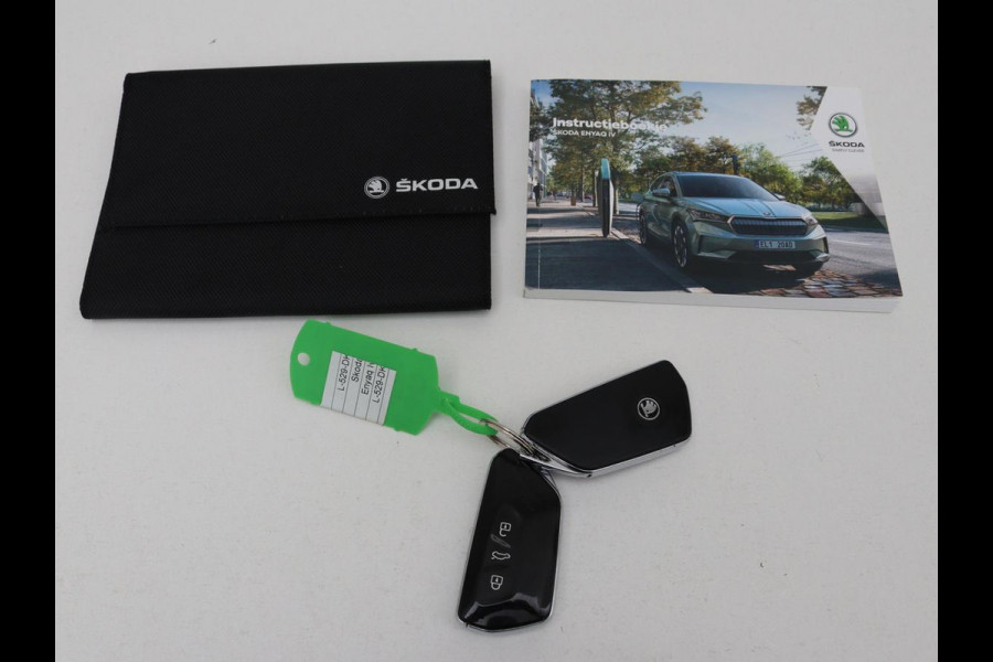 Škoda ENYAQ iV 60 | Trekhaak | Camera | Sfeerverlichting | Carplay | Full LED | Navigatie | Cruise control | Bluetooth | Parkeerhulp | DAB