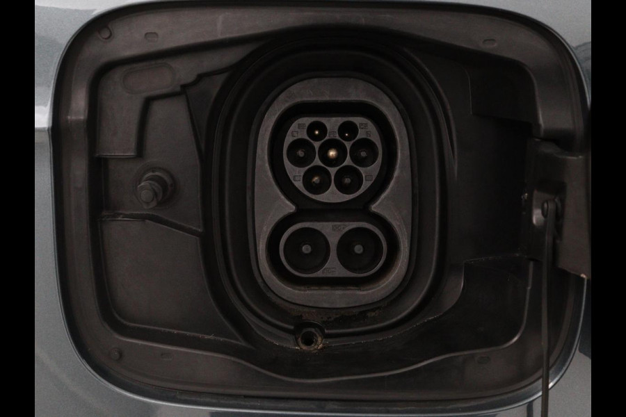 Škoda ENYAQ iV 60 | Trekhaak | Camera | Sfeerverlichting | Carplay | Full LED | Navigatie | Cruise control | Bluetooth | Parkeerhulp | DAB