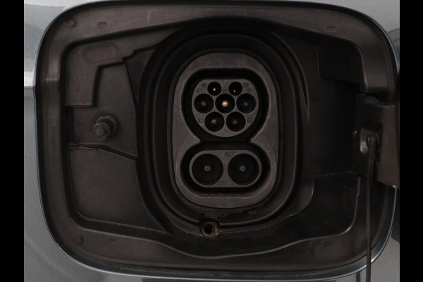 Škoda ENYAQ iV 60 | Trekhaak | Camera | Sfeerverlichting | Carplay | Full LED | Navigatie | Cruise control | Bluetooth | Parkeerhulp | DAB