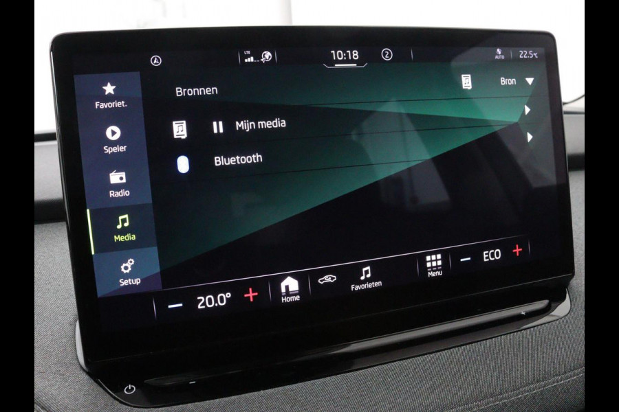 Škoda ENYAQ iV 60 | Trekhaak | Camera | Sfeerverlichting | Carplay | Full LED | Navigatie | Cruise control | Bluetooth | Parkeerhulp | DAB