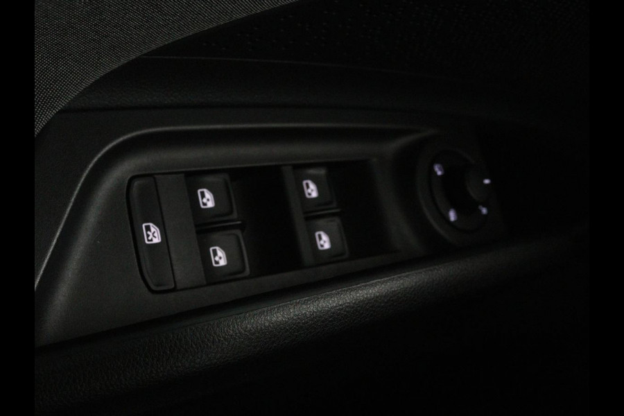 Škoda ENYAQ iV 60 | Trekhaak | Camera | Sfeerverlichting | Carplay | Full LED | Navigatie | Cruise control | Bluetooth | Parkeerhulp | DAB