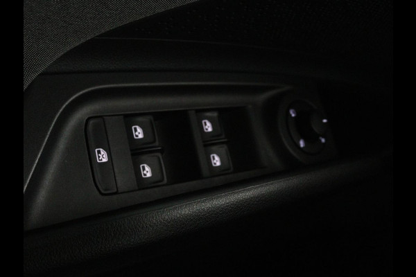 Škoda ENYAQ iV 60 | Trekhaak | Camera | Sfeerverlichting | Carplay | Full LED | Navigatie | Cruise control | Bluetooth | Parkeerhulp | DAB