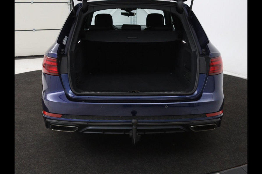 Audi A4 45 TFSI quattro Sport S line Black Edition | Leder | Trekhaak | 360 camera | Virtual Cockpit | Matrix LED | Navigatie | Sportstoelen | Park Assist | Climate control