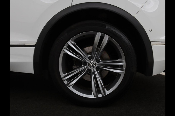 Volkswagen Tiguan 1.5 TSI R-Line | DSG | 360 camera | Active Info | Keyless | Adaptive cruise | Trekhaak | Full LED | Park Assist | Carplay | Navigatie