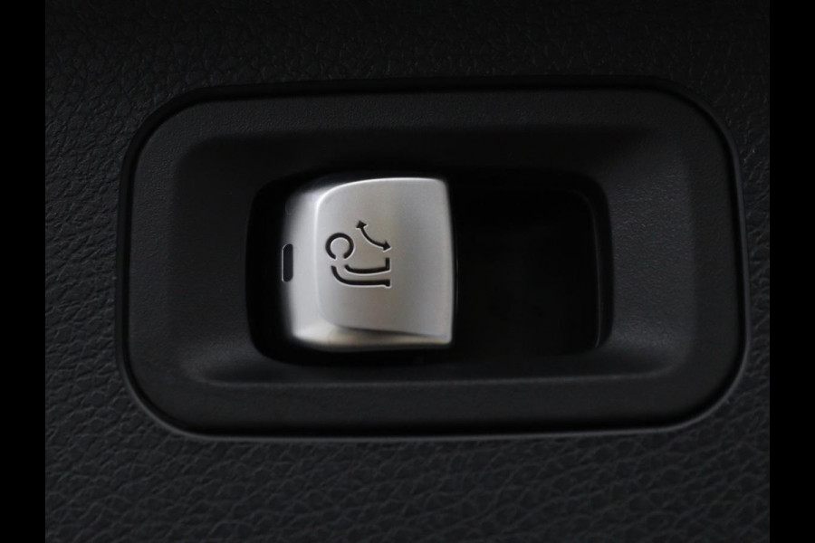 Mercedes-Benz E-Klasse 300e Business Solution AMG | Leder | Trekhaak | Stoelverwarming | 360 camera | Carplay | Sfeerverlichting | Matrix LED | Keyless | Navigatie