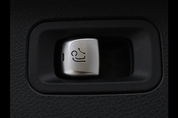 Mercedes-Benz E-Klasse 300e Business Solution AMG | Leder | Trekhaak | Stoelverwarming | 360 camera | Carplay | Sfeerverlichting | Matrix LED | Keyless | Navigatie