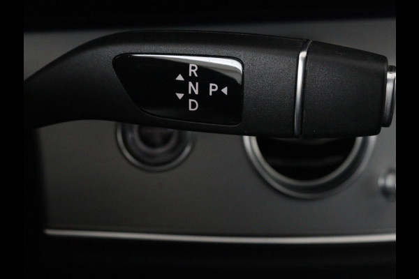 Mercedes-Benz E-Klasse 300e Business Solution AMG | Leder | Trekhaak | Stoelverwarming | 360 camera | Carplay | Sfeerverlichting | Matrix LED | Keyless | Navigatie