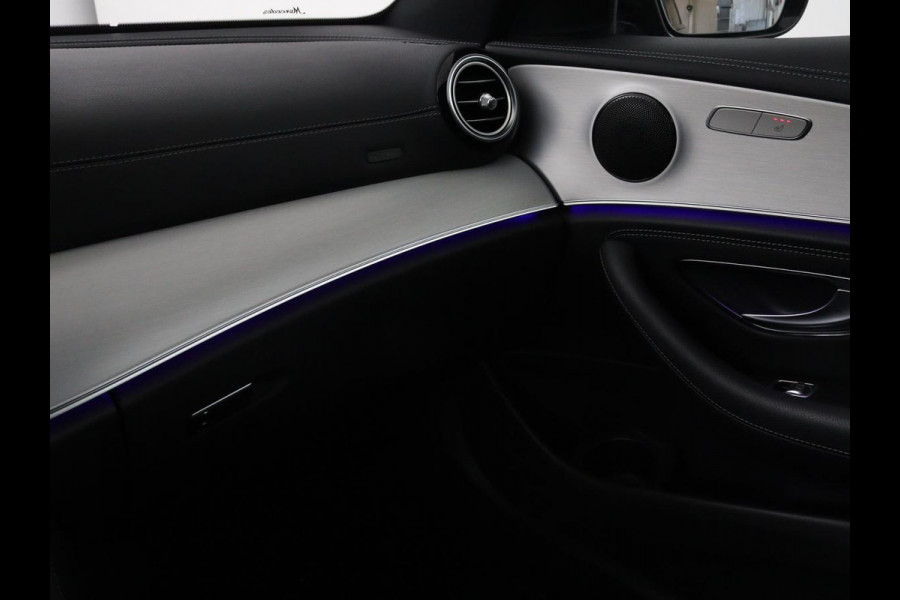 Mercedes-Benz E-Klasse 300e Business Solution AMG | Leder | Trekhaak | Stoelverwarming | 360 camera | Carplay | Sfeerverlichting | Matrix LED | Keyless | Navigatie
