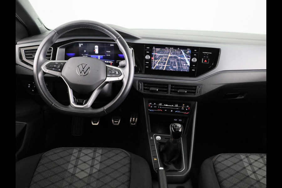 Volkswagen Taigo 1.0 TSI R-Line 110 PK | Black Style | Navigatie | Camera | Stoelverwarming | Extra getint glas