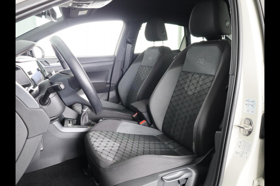 Volkswagen Taigo 1.0 TSI R-Line 110 PK | Black Style | Navigatie | Camera | Stoelverwarming | Extra getint glas