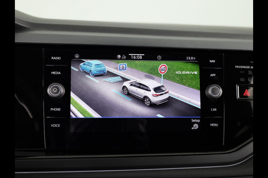Volkswagen Taigo 1.0 TSI R-Line 110 PK | Black Style | Navigatie | Camera | Stoelverwarming | Extra getint glas