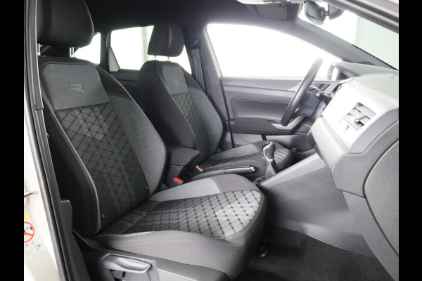 Volkswagen Taigo 1.0 TSI R-Line 110 PK | Black Style | Navigatie | Camera | Stoelverwarming | Extra getint glas