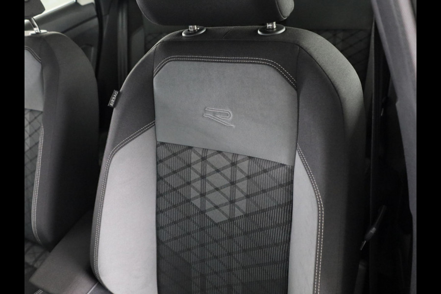 Volkswagen Taigo 1.0 TSI R-Line 110 PK | Black Style | Navigatie | Camera | Stoelverwarming | Extra getint glas