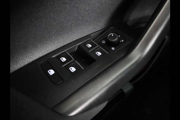 Volkswagen Taigo 1.0 TSI R-Line 110 PK | Black Style | Navigatie | Camera | Stoelverwarming | Extra getint glas