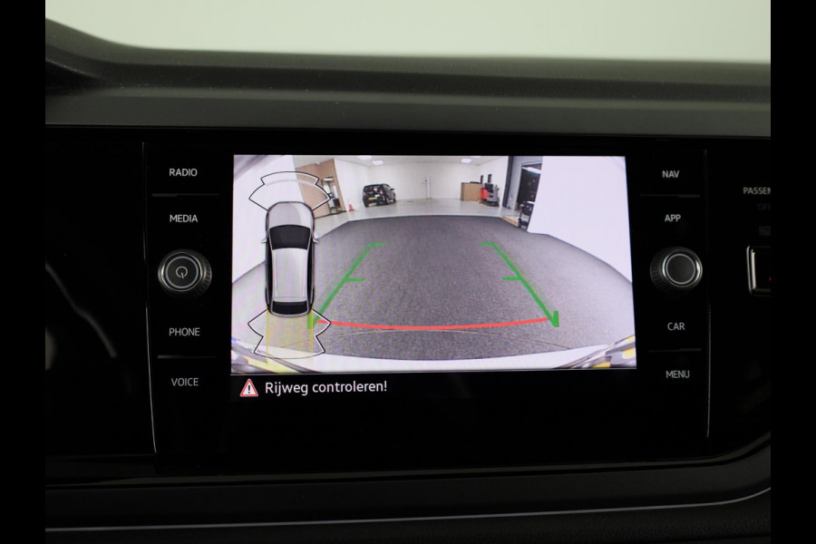 Volkswagen Taigo 1.0 TSI R-Line 110 PK | Black Style | Navigatie | Camera | Stoelverwarming | Extra getint glas