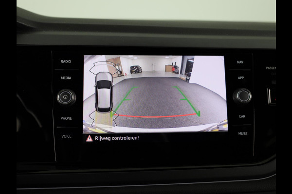 Volkswagen Taigo 1.0 TSI R-Line 110 PK | Black Style | Navigatie | Camera | Stoelverwarming | Extra getint glas