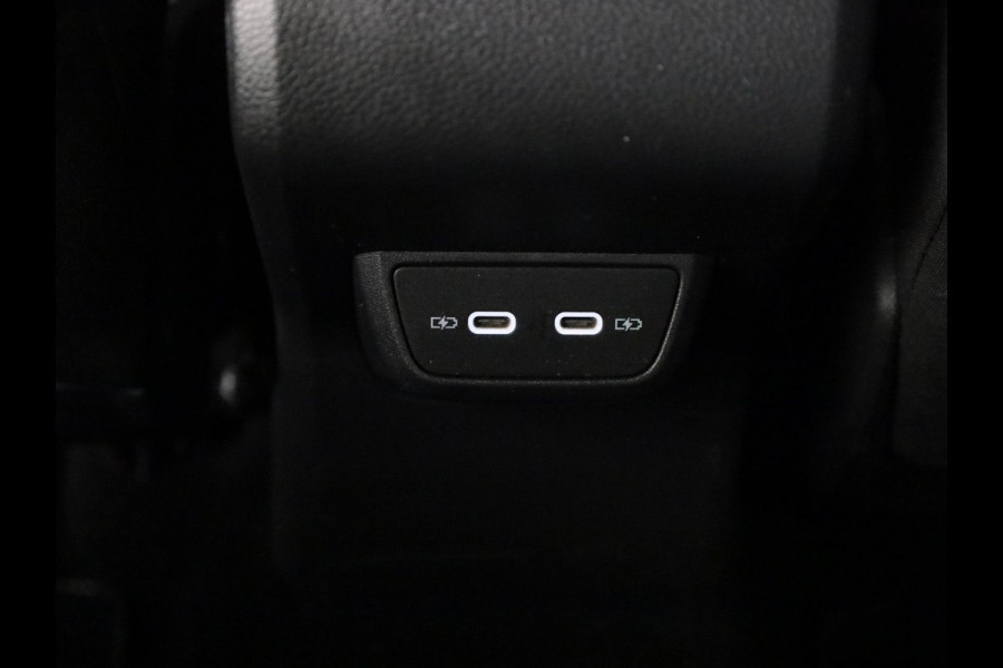 Volkswagen Taigo 1.0 TSI R-Line 110 PK | Black Style | Navigatie | Camera | Stoelverwarming | Extra getint glas