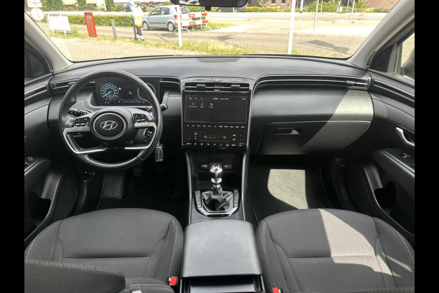 Hyundai Tucson 1.6 T-GDI MHEV i-Motion | ACHTERUITRIJCAMERA | PARKEERSENSOREN ACHTER | NAVIGATIE SYSTEEM |