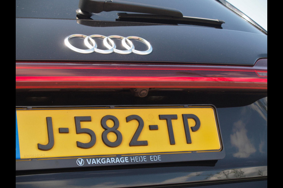 Audi e-tron e-tron 55 quattro 95 kWh | Panoramadak | 360 Camera | Apple Carplay | Bang & Olufsen | Head-Up Display | Trekhaak |