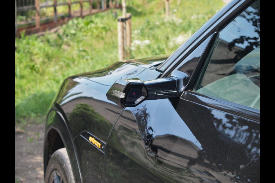 Audi e-tron e-tron 55 quattro 95 kWh | Panoramadak | 360 Camera | Apple Carplay | Bang & Olufsen | Head-Up Display | Trekhaak |