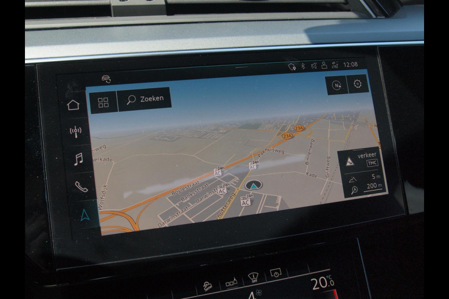 Audi e-tron e-tron 55 quattro 95 kWh | Panoramadak | 360 Camera | Apple Carplay | Bang & Olufsen | Head-Up Display | Trekhaak |