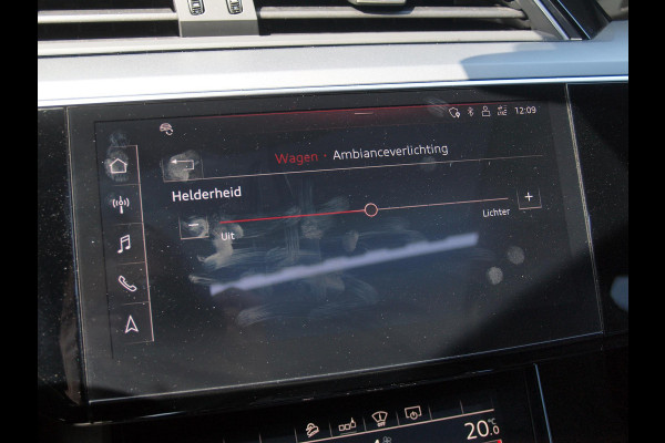 Audi e-tron e-tron 55 quattro 95 kWh | Panoramadak | 360 Camera | Apple Carplay | Bang & Olufsen | Head-Up Display | Trekhaak |