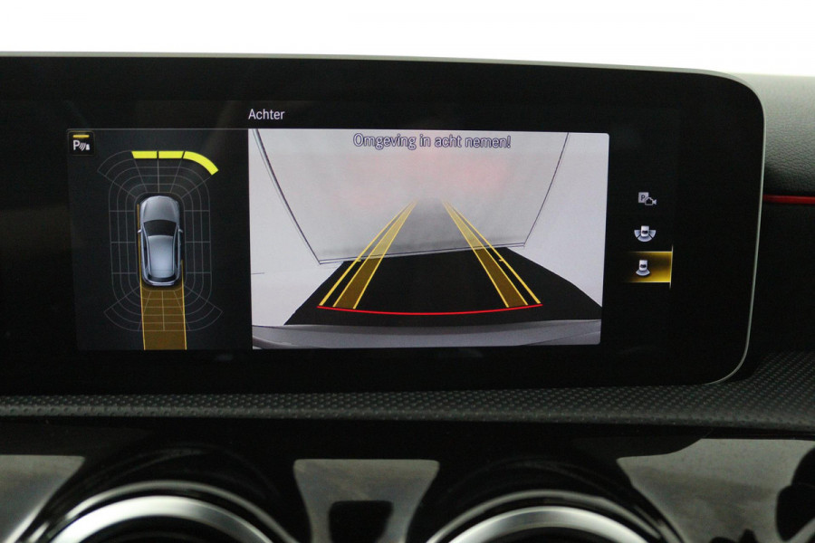 Mercedes-Benz A-Klasse 180 Business Solution AMG Plus (PANORAMADAK, STOELVERWARMING, ACHTERUITRIJCAMERA, GOED ONDERHOUDEN)