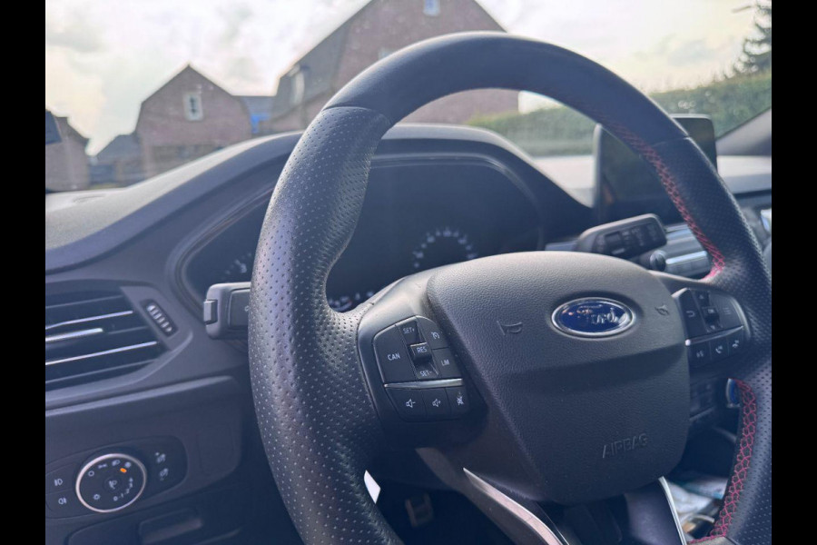 Ford FOCUS Wagon 1.0 EcoBoost ST Line Business 125pk | Wegklapbare Trekhaak | Winter Pack | Achteruitrijcamera