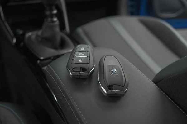 Peugeot 208 PureTech 100 Allure | Adaptieve Cruise Control | Camera | Apple Carplay