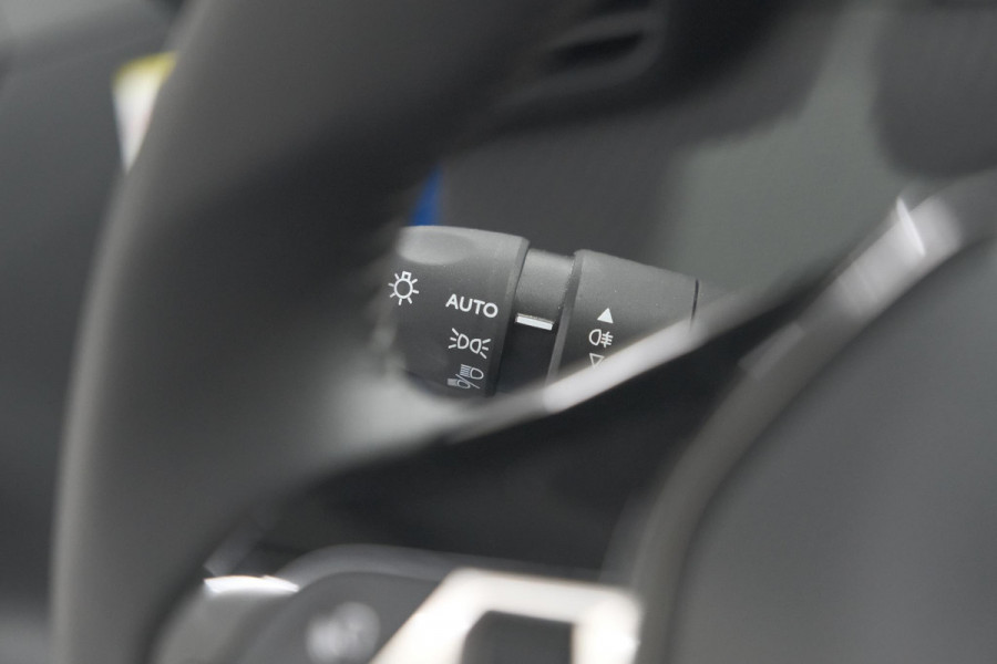 Peugeot 208 PureTech 100 Allure | Adaptieve Cruise Control | Camera | Apple Carplay