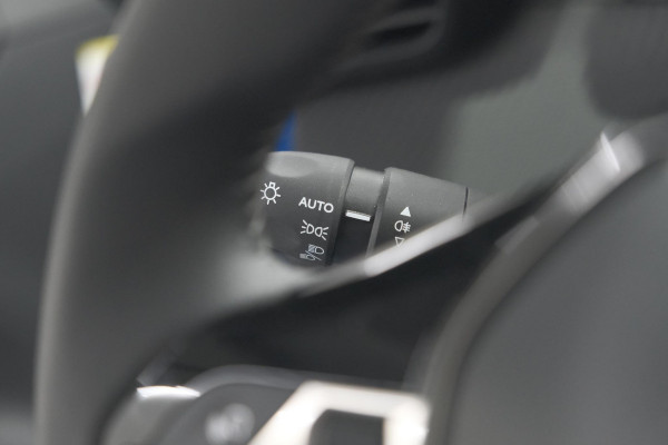 Peugeot 208 PureTech 100 Allure | Adaptieve Cruise Control | Camera | Apple Carplay
