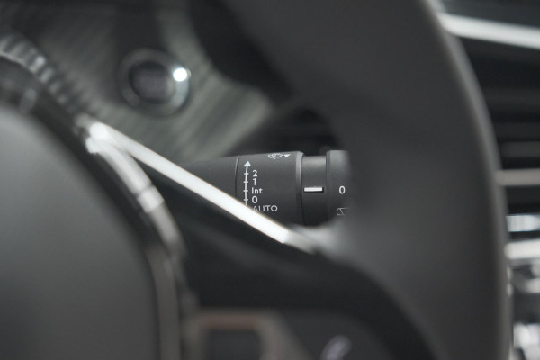 Peugeot 208 PureTech 100 Allure | Adaptieve Cruise Control | Camera | Apple Carplay