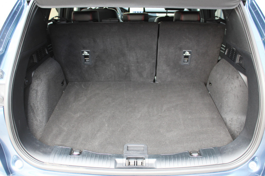 Ford Kuga 2.5-225pk PHEV ST-Line X. Hybride rijden voor een redelijke prijs ! Stoel- en voorraamverwarming, B&O soundsystem, navigatie, telefoonvoorb., metallic lak, LM wielen, side- en lane assist, camera v+a, adaptive cruise control, elektr. achterklep etc., etc.
