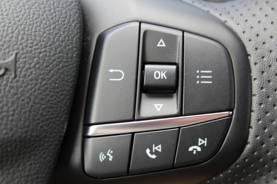 Ford Kuga 2.5-225pk PHEV ST-Line X. Hybride rijden voor een redelijke prijs ! Stoel- en voorraamverwarming, B&O soundsystem, navigatie, telefoonvoorb., metallic lak, LM wielen, side- en lane assist, camera v+a, adaptive cruise control, elektr. achterklep etc., etc.