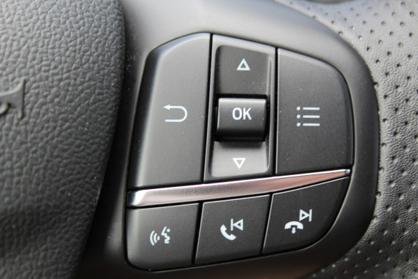 Ford Kuga 2.5-225pk PHEV ST-Line X. Hybride rijden voor een redelijke prijs ! Stoel- en voorraamverwarming, B&O soundsystem, navigatie, telefoonvoorb., metallic lak, LM wielen, side- en lane assist, camera v+a, adaptive cruise control, elektr. achterklep etc., etc.