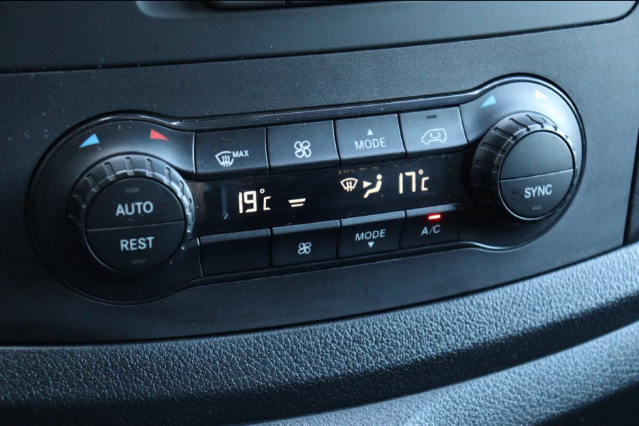 Mercedes-Benz Vito 114 CDi XL l AIRCO l NAVI l TREKHAAK l IMPERIAAL