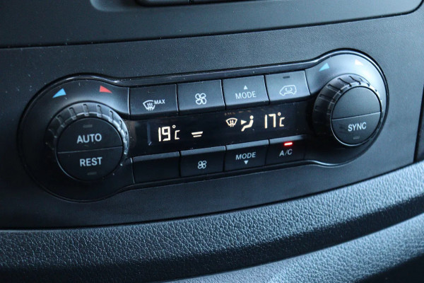 Mercedes-Benz Vito 114 CDi XL l AIRCO l NAVI l TREKHAAK l IMPERIAAL