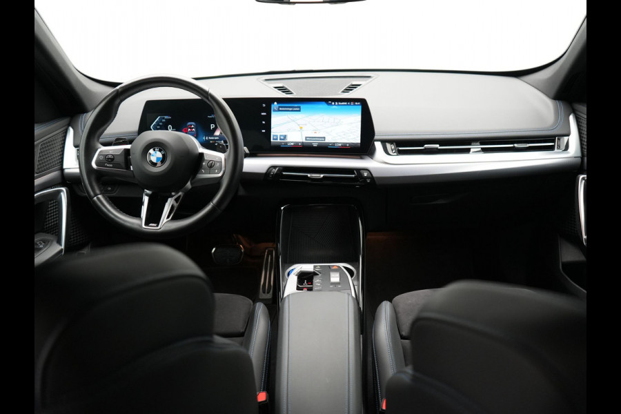 BMW X1 sDrive18i M-Sport | Leder Alcantara Sportstoelen | Navigatie | Cruise Control | Camera | Park Assist