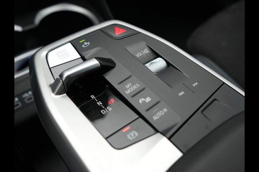 BMW X1 sDrive18i M-Sport | Leder Alcantara Sportstoelen | Navigatie | Cruise Control | Camera | Park Assist