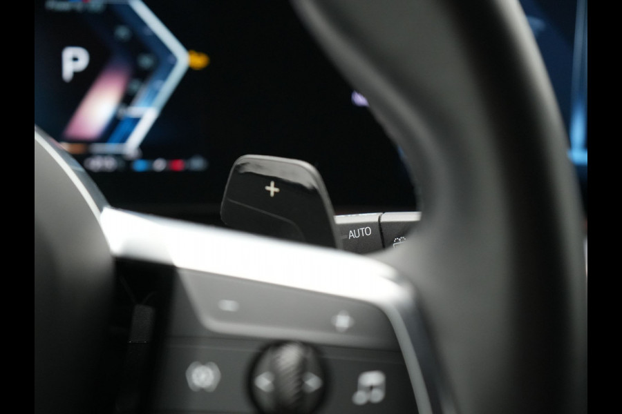 BMW X1 sDrive18i M-Sport | Leder Alcantara Sportstoelen | Navigatie | Cruise Control | Camera | Park Assist