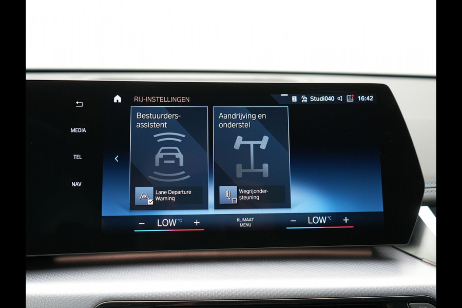 BMW X1 sDrive18i M-Sport | Leder Alcantara Sportstoelen | Navigatie | Cruise Control | Camera | Park Assist