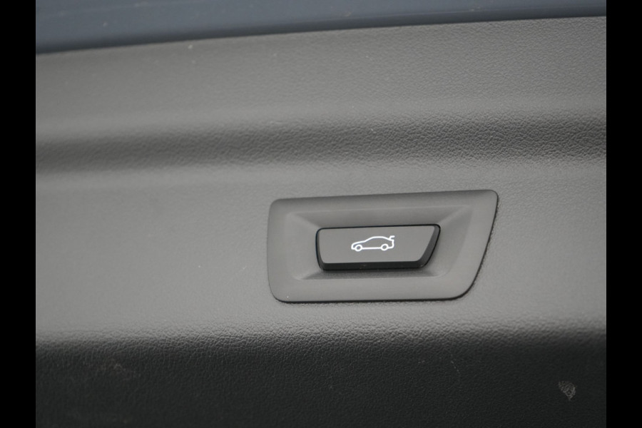 BMW X1 sDrive18i M-Sport | Leder Alcantara Sportstoelen | Navigatie | Cruise Control | Camera | Park Assist