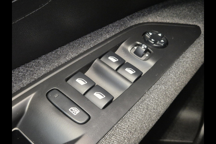 Peugeot 3008 1.2 PureTech Access | Navigatie | Parkeersensoren voor/achter | Apple Carplay/Android Auto |