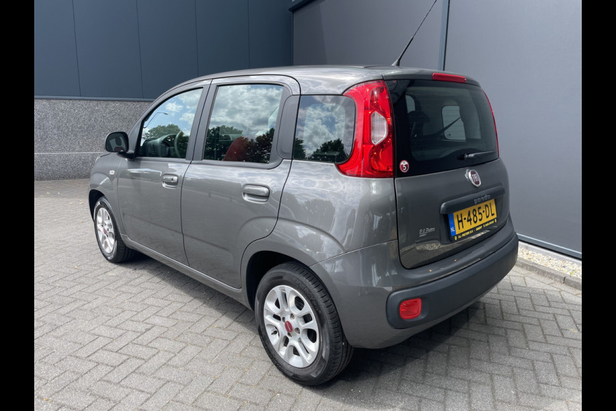 Fiat Panda 1.2 Lounge  5 zit plaatsen                          Airco - Bluetooth - Spiegels E V+VW - Centrale deurvergr. - E-Ramen voor - LMV 14"- ML Zeer goed onderhouden!
