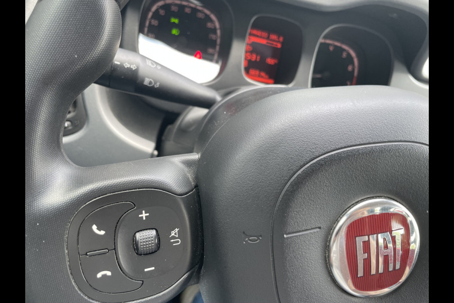 Fiat Panda 1.2 Lounge  5 zit plaatsen                          Airco - Bluetooth - Spiegels E V+VW - Centrale deurvergr. - E-Ramen voor - LMV 14"- ML Zeer goed onderhouden!
