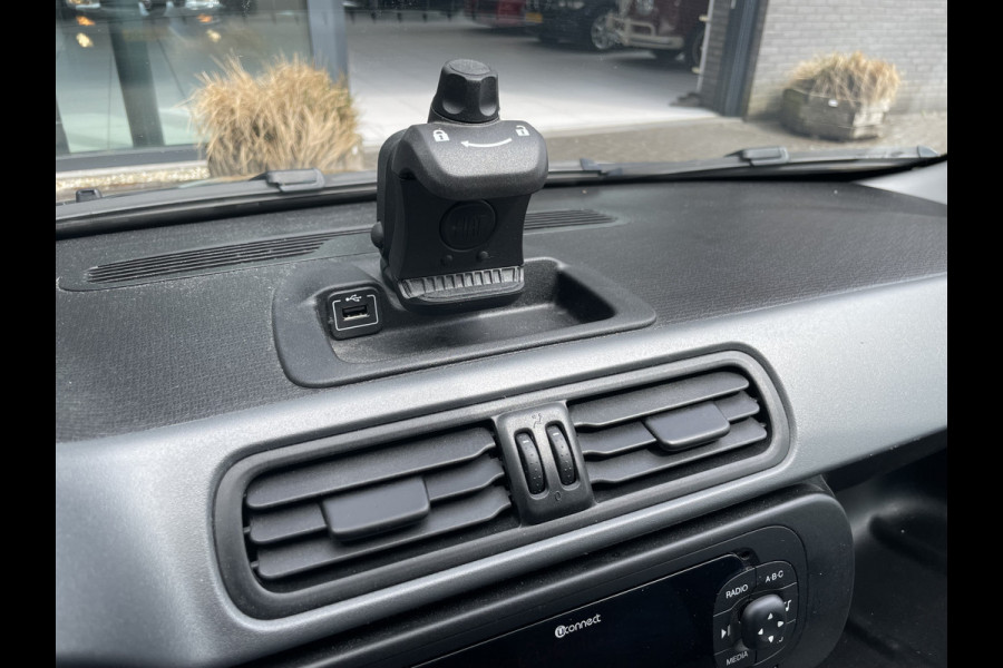 Fiat Panda 1.2 Lounge  5 zit plaatsen                          Airco - Bluetooth - Spiegels E V+VW - Centrale deurvergr. - E-Ramen voor - LMV 14"- ML Zeer goed onderhouden!