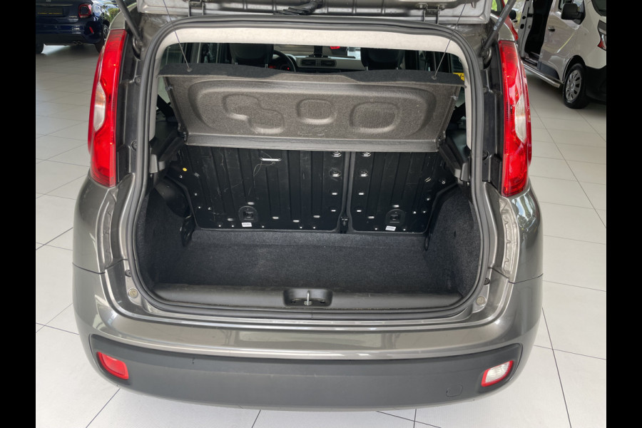 Fiat Panda 1.2 Lounge  5 zit plaatsen                          Airco - Bluetooth - Spiegels E V+VW - Centrale deurvergr. - E-Ramen voor - LMV 14"- ML Zeer goed onderhouden!